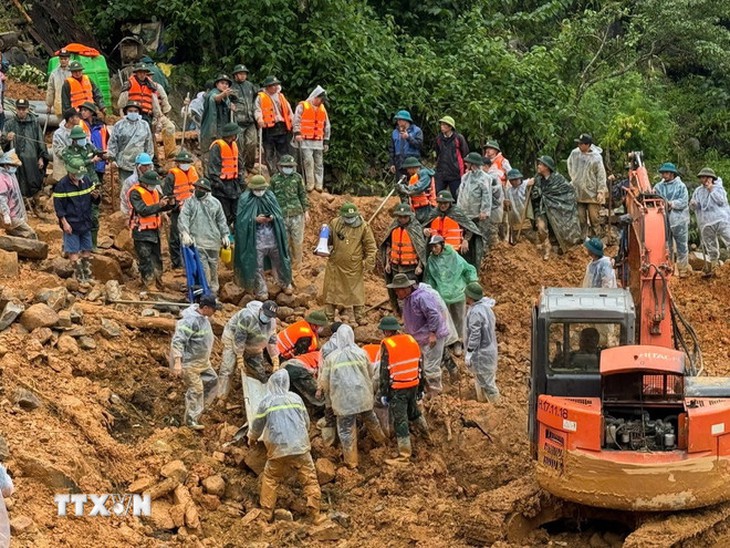 Rà soát các khu vực nguy hiểm, di dời sơ tán người dân đến nơi an toàn- Ảnh 5.