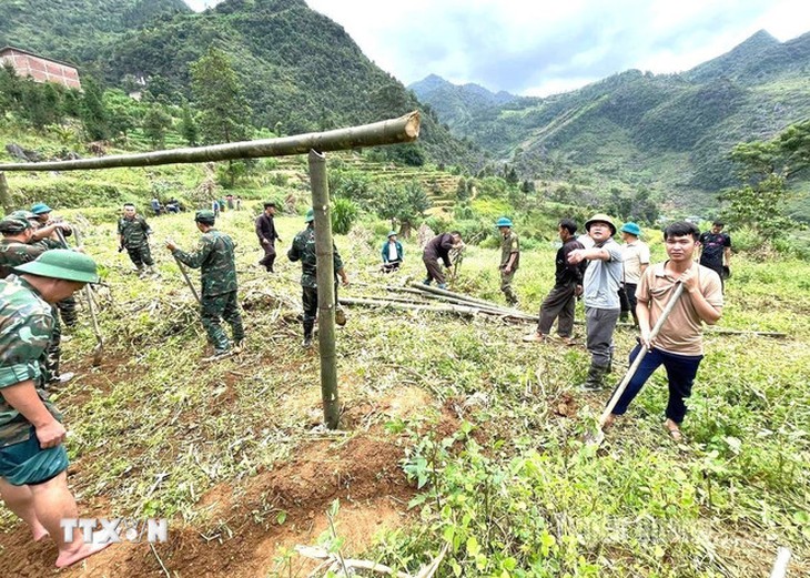 Rà soát các khu vực nguy hiểm, di dời sơ tán người dân đến nơi an toàn- Ảnh 4.