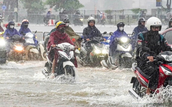Một mùa mưa bão đầy bất thường khi các cơn bão dồn dập chuyển lên phía Bắc- Ảnh 3.