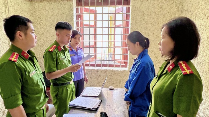 Công an Điện Biên khởi tố Facebooker "Thủy Tẹt Bé Nhỏ" về tội 'Lạm dụng tín nhiệm chiếm đoạt tài sản' - Ảnh 1. Công an Điện Biên khởi tố Facebooker "Thủy Tẹt Bé Nhỏ" về tội 'Lạm dụng tín nhiệm chiếm đoạt tài sản' - Ảnh 1.
