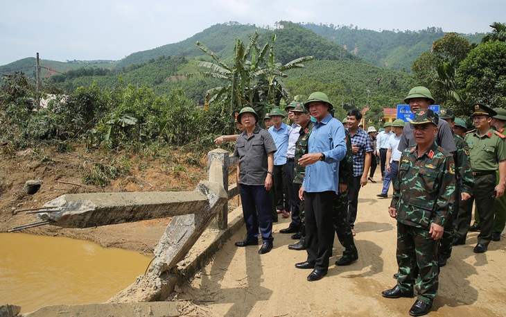 Phó Thủ tướng kiểm tra khắc phục hậu quả bão số 10, chuẩn bị ứng phó với bão số 11 ở Lào Cai- Ảnh 2.