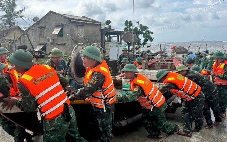 Quân đội sẵn sàng mọi biện pháp ứng phó với bão số 11