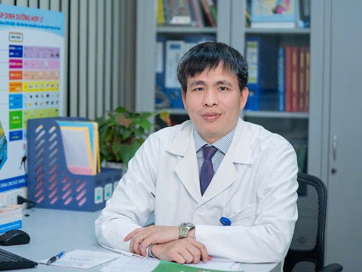 Dinh dưỡng học đường: Cha mẹ bận rộn, con bỏ ngỏ bữa ăn và 3 lời khuyên 'vàng' từ bác sĩ dinh dưỡng- Ảnh 1. Dinh dưỡng học đường: Cha mẹ bận rộn, con bỏ ngỏ bữa ăn và 3 lời khuyên 'vàng' từ bác sĩ dinh dưỡng- Ảnh 1.
