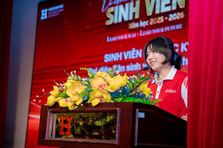 Bùng nổ lễ chào đón năm học mới 2025–2026 tại HIU- Ảnh 2. Bùng nổ lễ chào đón năm học mới 2025–2026 tại HIU- Ảnh 2.