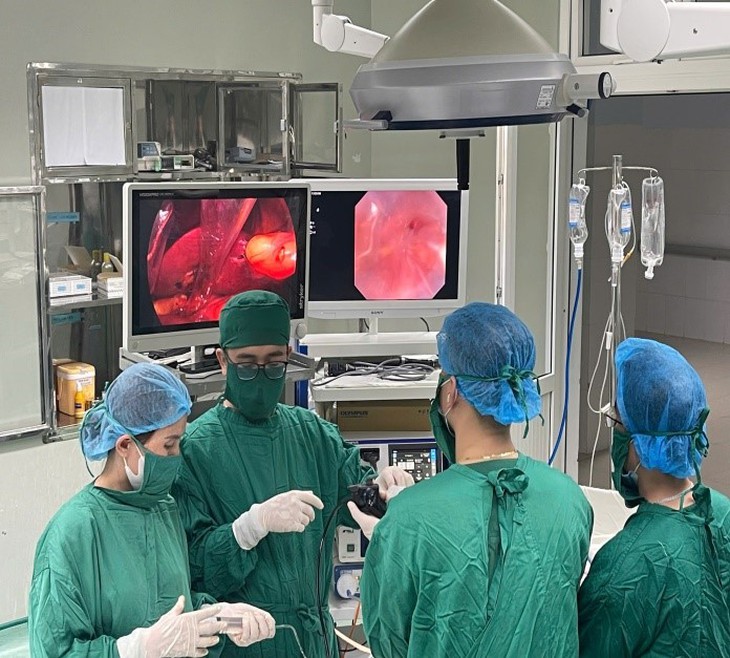 Bệnh viện Hữu nghị Đa khoa Nghệ An tiên phong tán sỏi đường mật bằng điện thủy lực- Ảnh 2.