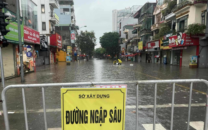 Cập nhật các tuyến đường ngập hôm nay 8/10 tại Hà Nội