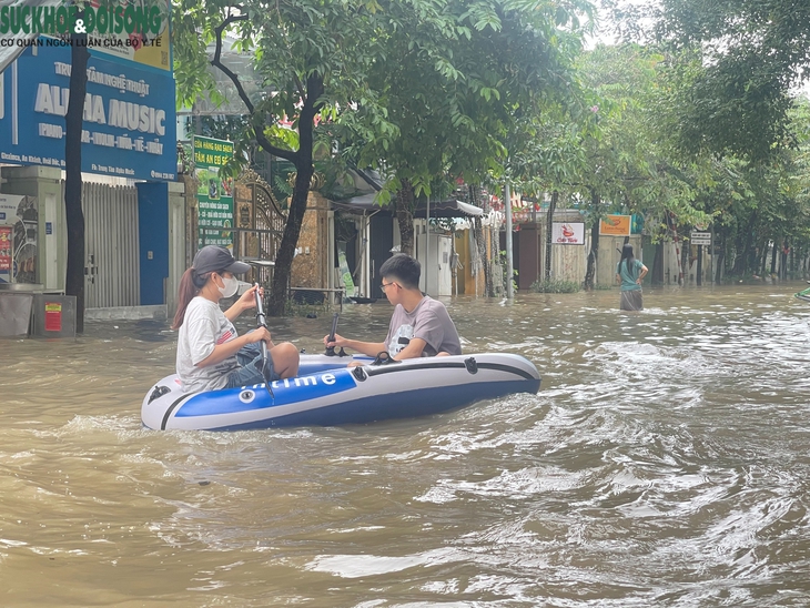 Hà Nội: 'Ốc đảo An Khánh' lại chìm trong biển nước sau mưa- Ảnh 6.
