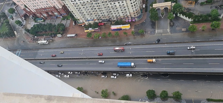 Sáng 8/10, Hà Nội còn 12 điểm ngập nặng- Ảnh 2.