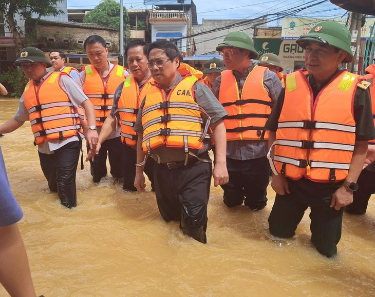 Thủ tướng tới Thái Nguyên thăm hỏi người dân, chỉ đạo khắc phục hậu quả mưa lũ- Ảnh 1.