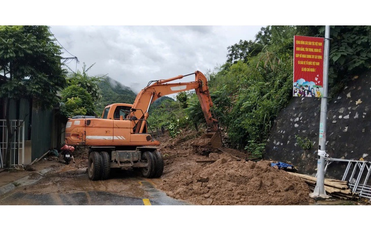 Thanh Hóa nỗ lực khắc phục ách tắc giao thông do sạt lở
