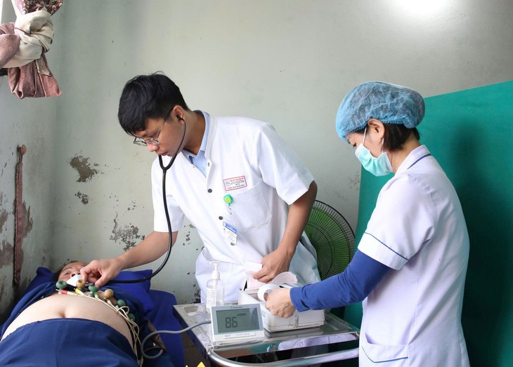 Hơn 600 người dân Hà Tĩnh được khám, cấp thuốc miễn phí- Ảnh 2.