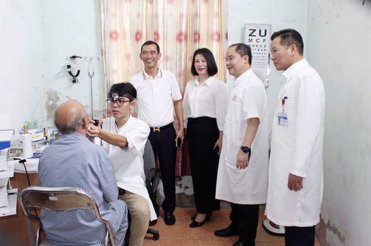 Hơn 600 người dân Hà Tĩnh được khám, cấp thuốc miễn phí- Ảnh 4.