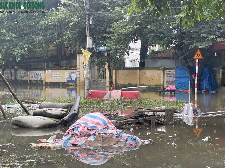 'Rốn nước' phố Cầu Cốc, Hà Nội: Hơn một tháng ngập ba lần- Ảnh 6.