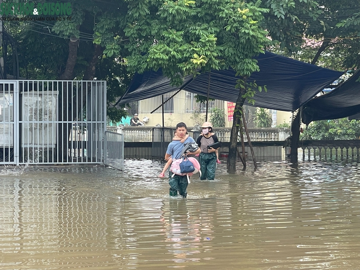 'Rốn nước' phố Cầu Cốc, Hà Nội: Hơn một tháng ngập ba lần- Ảnh 9.