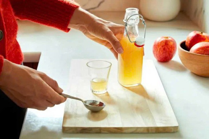 Hướng dẫn cách làm giấm táo và sử dụng an toàn khi làm đẹp- Ảnh 1.