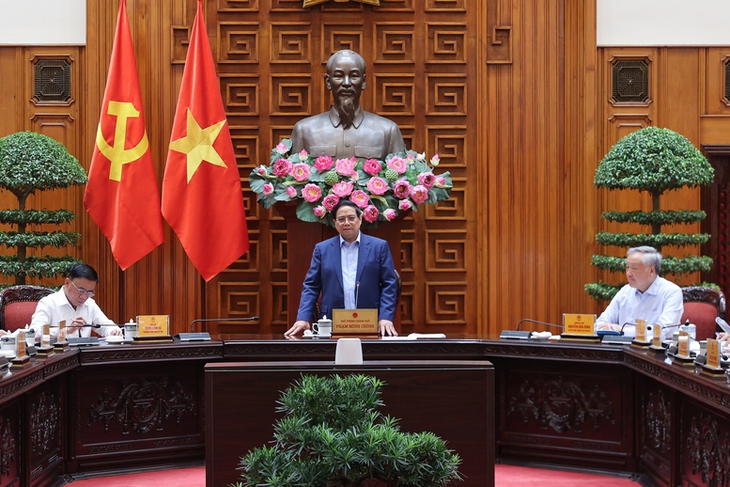 Thủ tướng: Không để người dân 'màn trời chiếu đất' sau bão số 11 và mưa lũ- Ảnh 3.