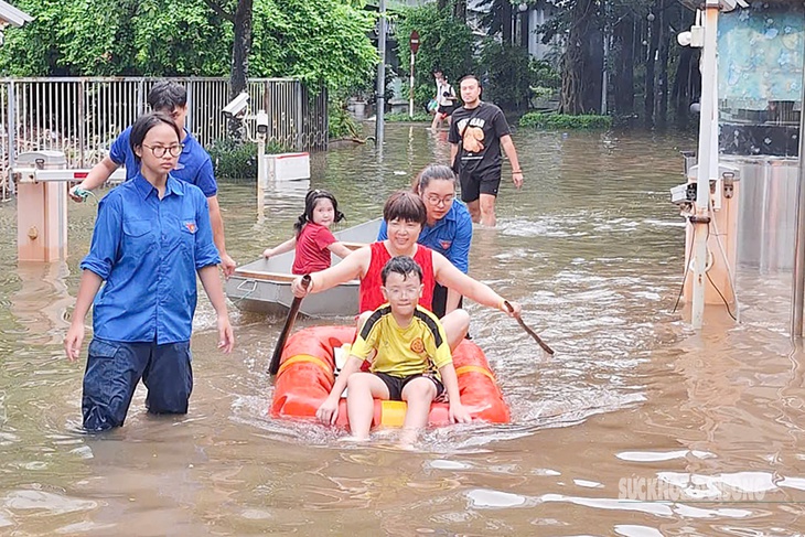 Lũ sông Cầu vượt mức lịch sử gây ngập cho những khu vực nào của Hà Nội?- Ảnh 2.