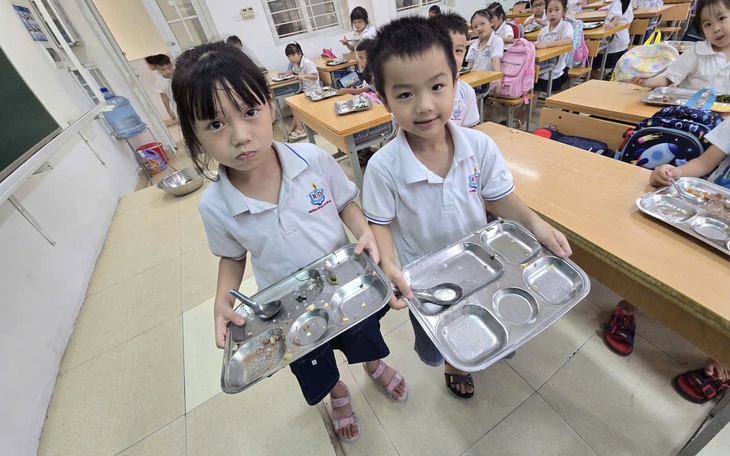 Dinh dưỡng học đường: Bữa ăn bán trú của con được làm ra như thế nào? - Ảnh 4.