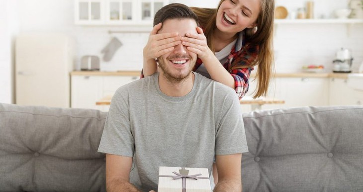Bí quyết giữ lửa hôn nhân: Khi ngôn ngữ yêu thương bị lãng quên- Ảnh 1.