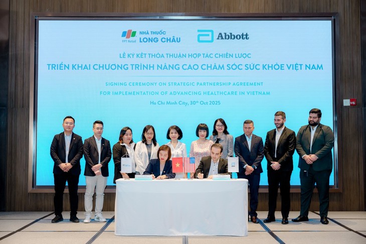 Abbott cùng FPT Long Châu triển khai hợp tác chiến lược toàn diện 'Nâng cao chăm sóc sức khỏe Việt Nam'- Ảnh 1.