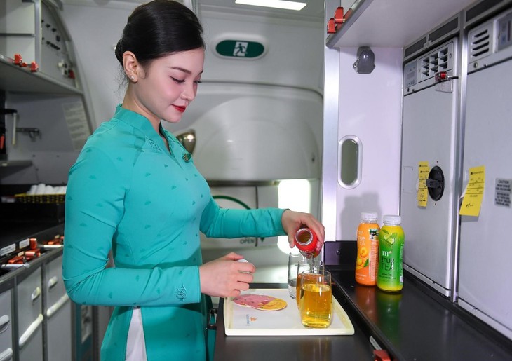 Hoàn toàn tự nhiên, tốt cho sức khỏe – cam kết của TH trong mỗi sản phẩm 'cất cánh' cùng Vietnam Airlines- Ảnh 2. Hoàn toàn tự nhiên, tốt cho sức khỏe – cam kết của TH trong mỗi sản phẩm 'cất cánh' cùng Vietnam Airlines- Ảnh 2.