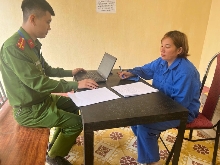 Dụ dỗ bé gái 14 tuổi bán dâm, nhóm đối tượng bị khởi tố- Ảnh 1. Dụ dỗ bé gái 14 tuổi bán dâm, nhóm đối tượng bị khởi tố- Ảnh 1.