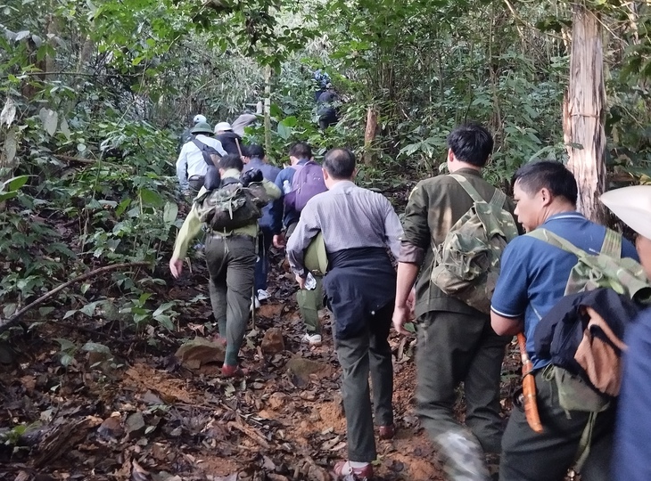 Mở tuyến du lịch mạo hiểm 'Chinh phục đỉnh Pù Luông' săn mây ở độ cao 1.700m- Ảnh 3.
