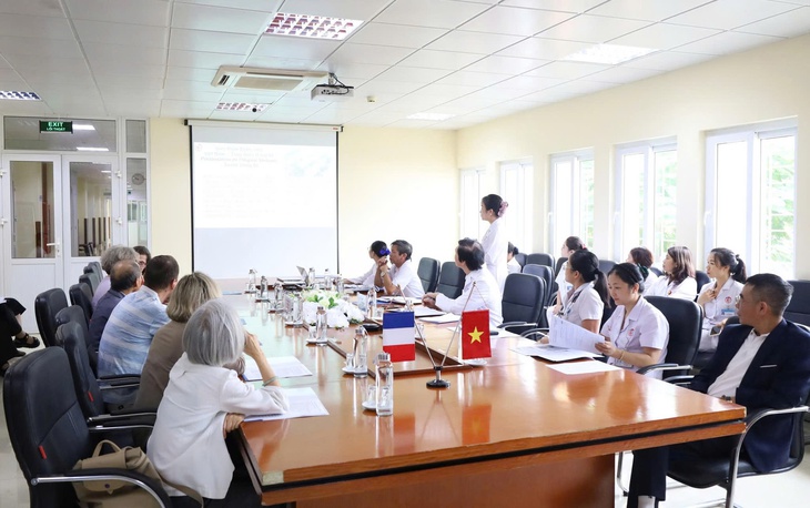 Bệnh viện Việt Nam  – Thụy Điển Uông Bí hợp tác chuyên môn, đào tạo với Bệnh viện Saint Dizier (Pháp)- Ảnh 1.