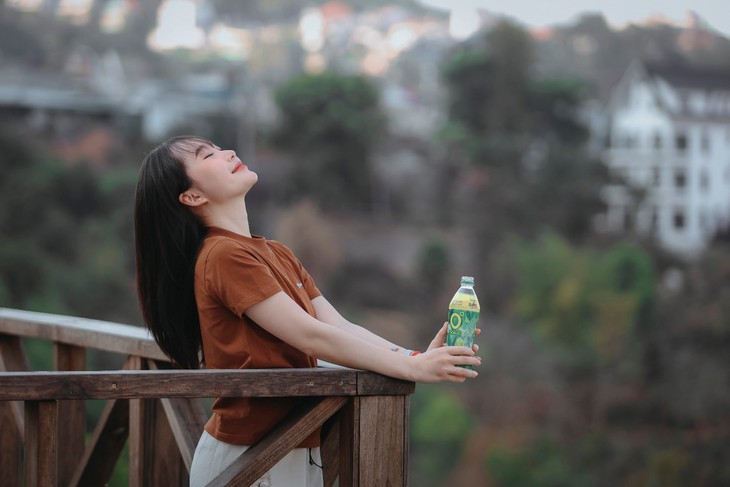 Xu hướng 'coolcation': Những chuyến đi ngắn giải nhiệt cuộc sống của Gen Z- Ảnh 1. Xu hướng 'coolcation': Những chuyến đi ngắn giải nhiệt cuộc sống của Gen Z- Ảnh 1.