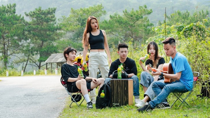 Xu hướng 'coolcation': Những chuyến đi ngắn giải nhiệt cuộc sống của Gen Z- Ảnh 3. Xu hướng 'coolcation': Những chuyến đi ngắn giải nhiệt cuộc sống của Gen Z- Ảnh 3.