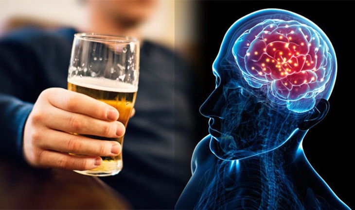 Uống mấy ly rượu mỗi ngày có thể tăng nguy cơ đột quỵ nghiêm trọng?- Ảnh 1. Uống mấy ly rượu mỗi ngày có thể tăng nguy cơ đột quỵ nghiêm trọng?- Ảnh 1.