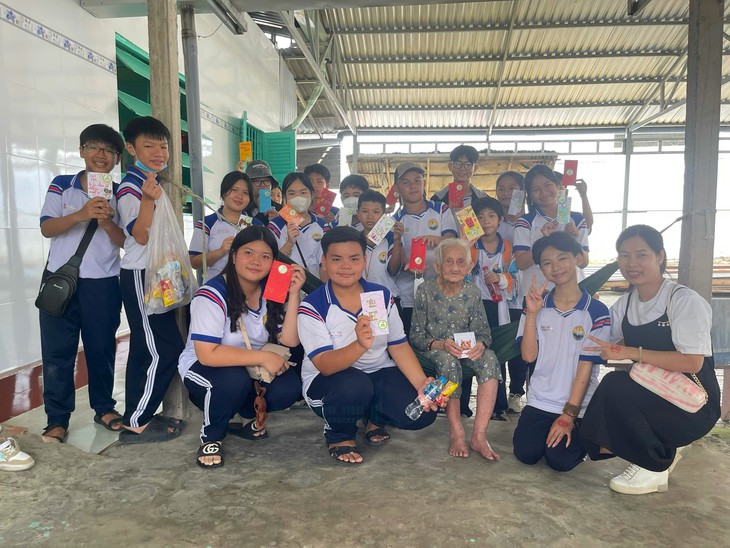 'Dù công nghệ thay đổi nhanh đến đâu, người thầy vẫn là điểm tựa giúp học trò trưởng thành'- Ảnh 2.