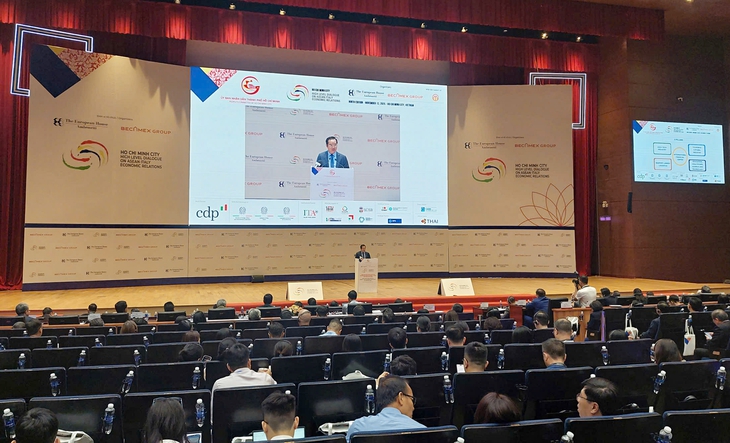 TPHCM khẳng định vai trò đầu tàu tại Diễn đàn kinh tế ASEAN – Italia 2025- Ảnh 2. TPHCM khẳng định vai trò đầu tàu tại Diễn đàn kinh tế ASEAN – Italia 2025- Ảnh 2.