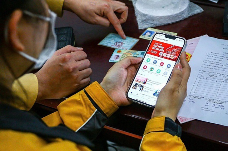 Hơn 30.000 dữ liệu phương tiện và GPLX được người dân gửi lên ứng dụng iHanoi sau 2 ngày triển khai- Ảnh 1. Hơn 30.000 dữ liệu phương tiện và GPLX được người dân gửi lên ứng dụng iHanoi sau 2 ngày triển khai- Ảnh 1.