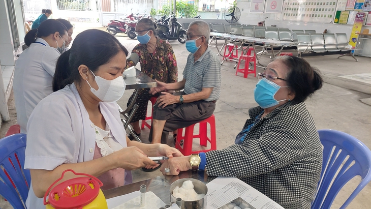 Đông dân nhất nhưng mức sinh thấp nhất: TPHCM điều chỉnh lại chính sách dân số trong giai đoạn mới- Ảnh 1.