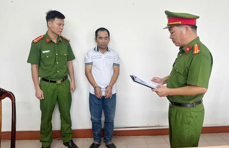Một phút mất kiểm soát, bạn nhậu lĩnh nhát dao vào ngực- Ảnh 1.