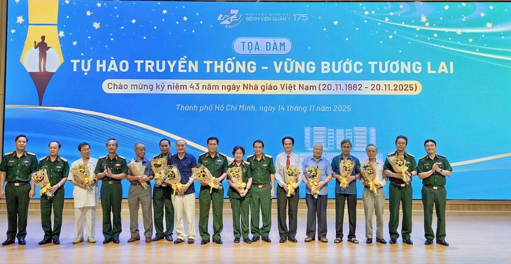 Ngoài giỏi chuyên môn, bác sĩ thời hiện đại cần thêm điều gì?- Ảnh 2.