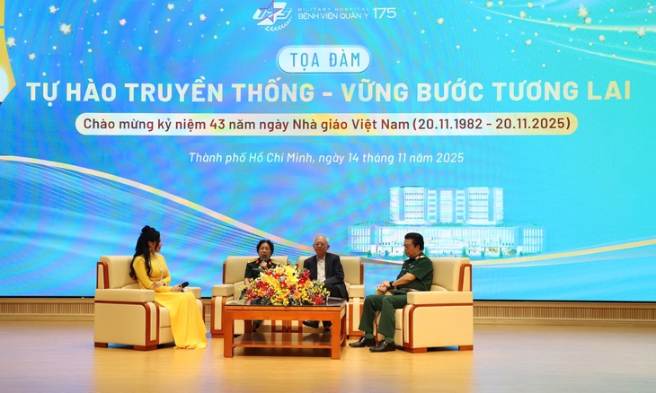 Ngoài giỏi chuyên môn, bác sĩ thời hiện đại cần thêm điều gì?- Ảnh 1.
