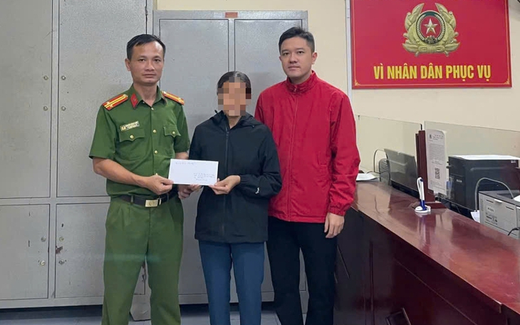 Kế toán công ty chuyển khoản nhầm 300 triệu được Công an xã tìm giúp
