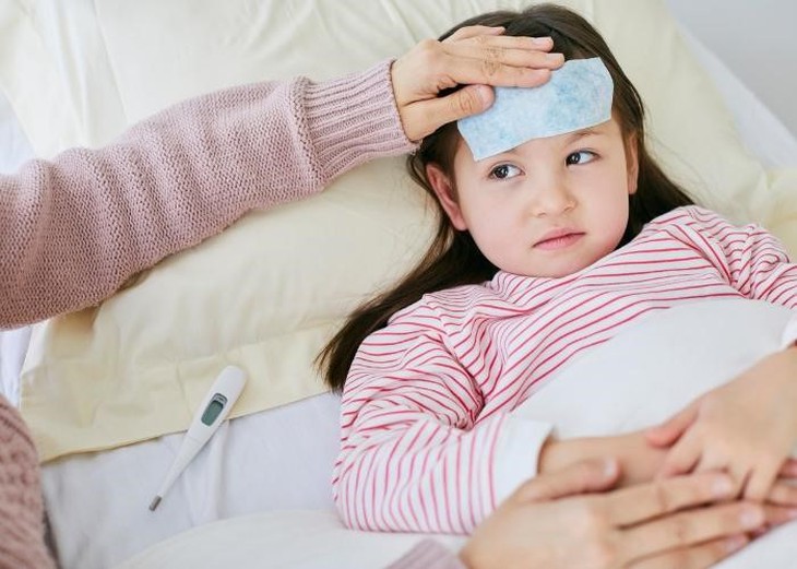 Nhà thuốc Bảo Châu chia sẻ cách phòng bệnh mùa lạnh cho trẻ- Ảnh 1.
