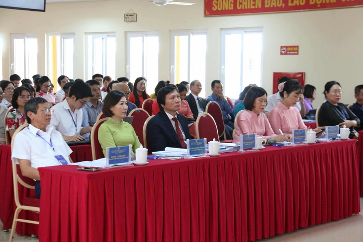 Hội nghị Khoa học và Công nghệ tuổi trẻ lần thứ I: Nhiều cơ hội cho bác sĩ trẻ phát triển chuyên môn, sáng tạo- Ảnh 1. Hội nghị Khoa học và Công nghệ tuổi trẻ lần thứ I: Nhiều cơ hội cho bác sĩ trẻ phát triển chuyên môn, sáng tạo- Ảnh 1.