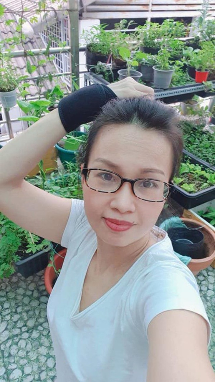 Từng òa khóc khi chia sẻ về biến cố bệnh tật, 'Nữ hoàng dân ca' Việt hiện sống ra sao?- Ảnh 20.