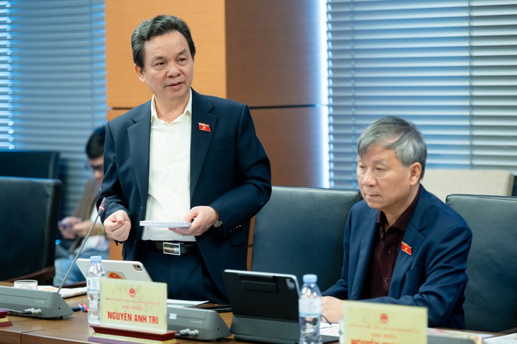 Đề xuất sử dụng sách giáo khoa điện tử từ năm 2030- Ảnh 2. Đề xuất sử dụng sách giáo khoa điện tử từ năm 2030- Ảnh 2.
