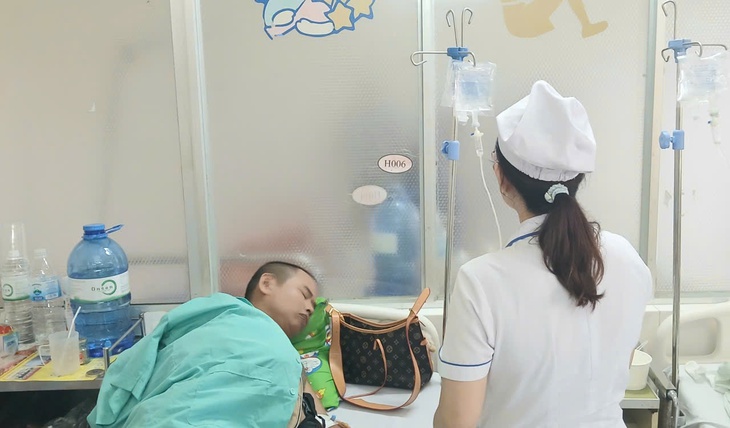 Nạn nhân vụ sạt lở kinh hoàng ở Khánh Hòa: Tỉnh dậy sau tiếng 'đùng', người bị thương nằm la liệt- Ảnh 1.
