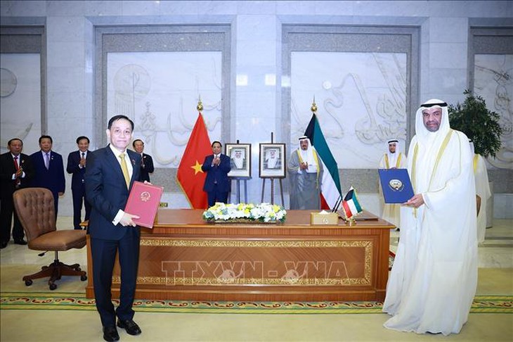 Thủ tướng Phạm Minh Chính hội đàm với Thủ tướng Kuwait: Nâng cấp quan hệ giữa Việt Nam và Kuwait lên Đối tác Chiến lược- Ảnh 3. Thủ tướng Phạm Minh Chính hội đàm với Thủ tướng Kuwait: Nâng cấp quan hệ giữa Việt Nam và Kuwait lên Đối tác Chiến lược- Ảnh 3.