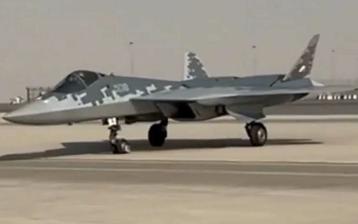 Siêu tiêm kích Su-57 lần đầu đặt chân đến Dubai gây chú ý đặc biệt