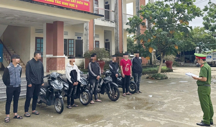 Nhóm thiếu niên liều lĩnh mang đao tấn công người dân trong đêm- Ảnh 1.