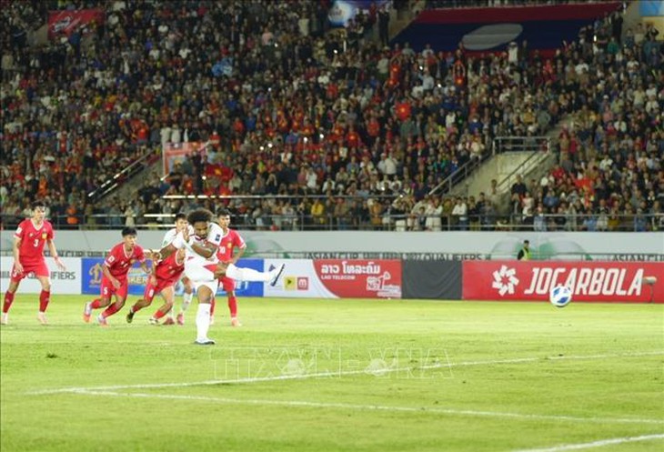 Asian Cup 2027: Đội tuyển Việt Nam giành 3 điểm trọn vẹn trước chủ nhà Lào- Ảnh 2. Asian Cup 2027: Đội tuyển Việt Nam giành 3 điểm trọn vẹn trước chủ nhà Lào- Ảnh 2.