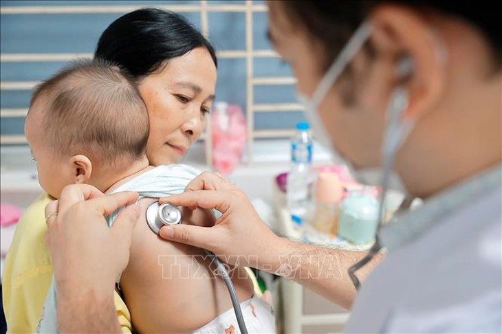 Số ca mắc cúm A gia tăng, người dân chủ động áp dụng các biện pháp phòng bệnh- Ảnh 4. Số ca mắc cúm A gia tăng, người dân chủ động áp dụng các biện pháp phòng bệnh- Ảnh 4.