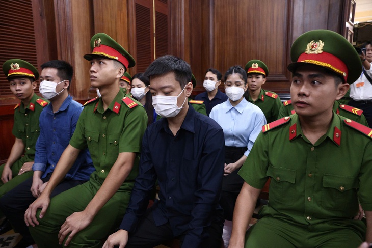 Thuỳ Tiên, Quang Linh Vlogs, Hằng Du Mục bị đề nghị từ 2 năm đến 2 năm 6 tháng tù- Ảnh 1. Thuỳ Tiên, Quang Linh Vlogs, Hằng Du Mục bị đề nghị từ 2 năm đến 2 năm 6 tháng tù- Ảnh 1.